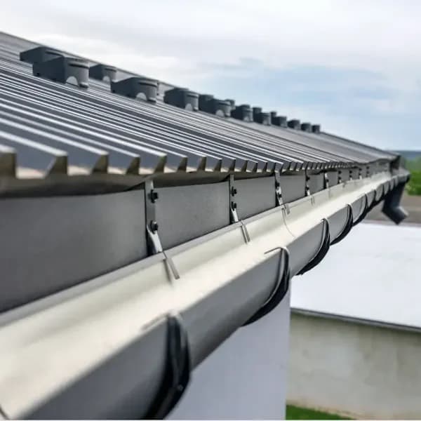 Reprise de gouttieres sur maison proche de la foret - couvreur a Saint-Hilaire-la-Forêt